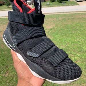 NIKE LeBron Zoom Soldier 11 “Bred”